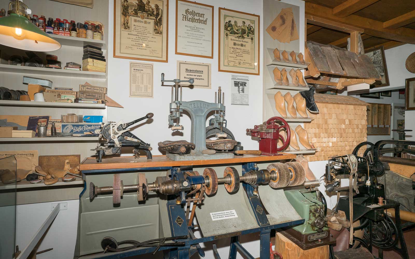 Raum 09 | QR-Code 17 | Das Schuhmacher-Handwerk heimatmuseum 0167